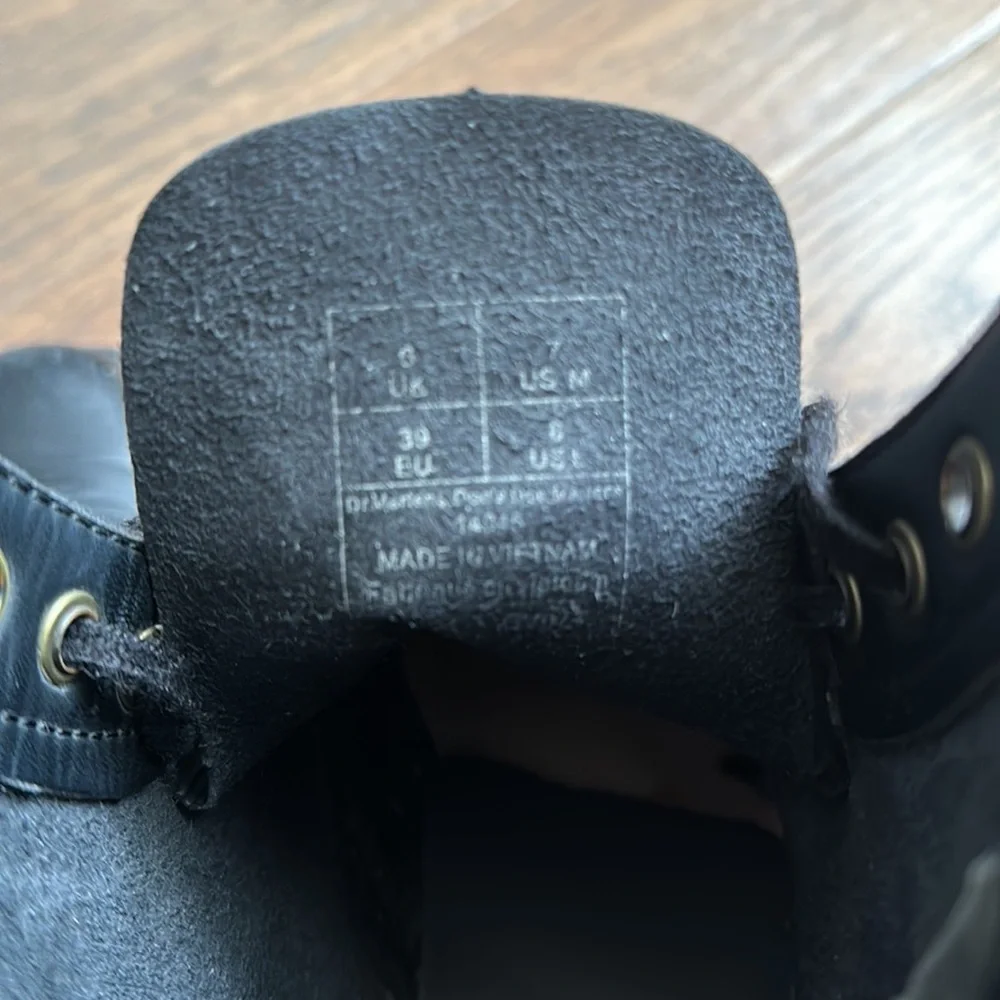COPY - Dr.martins boots - Picture 5 of 5